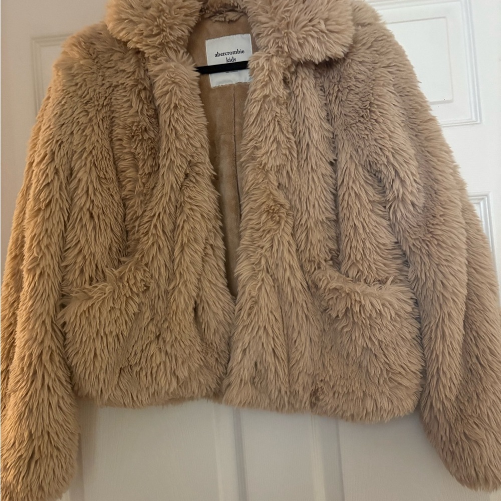 Abercrombie Faux Fur Jacket in Beige - Picture 3 of 7